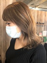 アルム(hair salon Alum)&nbsp;『 ハイライトを活かした立体感デザイン☆　明るめベージュ 』