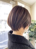 アミュレ(Amule)&nbsp;小顔みえ骨格補正丸みショート白髪ぼかし40代髪型梅ヶ丘美容室