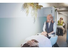 『無料サポート　プライマリースパ』側頭筋や頭頂部のこりなどゆったりとしたマッサージでほぐします！