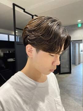 アンダーバーホワイト(_WHITE) センターパート　ニュアンスパーマ