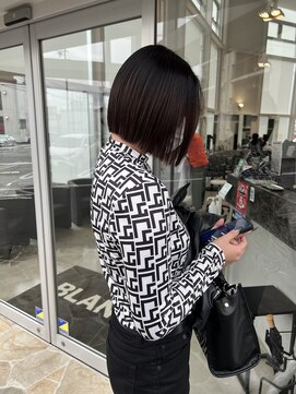 ブランコトレス 鏡島(BLANCO tres) ぷつっとボブ