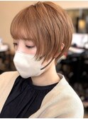 丸みシルエットで上品ショートに