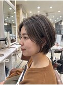 透明感のあるアッシュブラウン×ショート