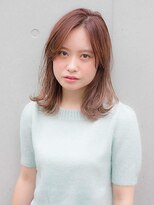 ルティア(Lutia)&nbsp;センターパート　ピンクベージュカラー