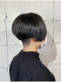 大人可愛い20代30代40代黒髪前下がりネープレスショートボブ