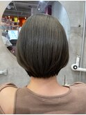 オリーブグレージュ/大人のダブルカラー/まとまりショート