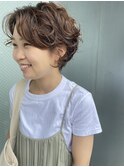 ショートでパーマです