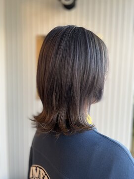 モニカ ヘアー(monica Hair) ウルフヘア アッシュブルー オンカラー ブリーチ 髪質改善 20代