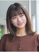 ミディアムレイヤー　くびレイヤー　セミディ　シアーカラー