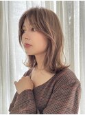 ミディアムレイヤー切りっぱなしボブ顔まわりレイヤー