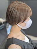 マッシュショート ショートボブ 白髪ぼかしハイライト