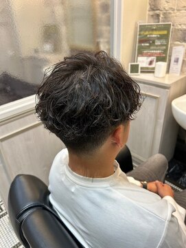 スパイキーショート/スペインカール<理容室>[メンズ/床屋/神田]