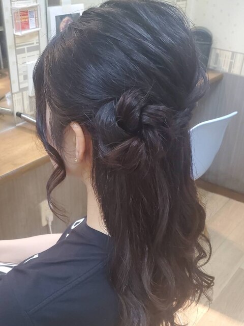 ナチュールのハーフアップのナチュラルヘアセット