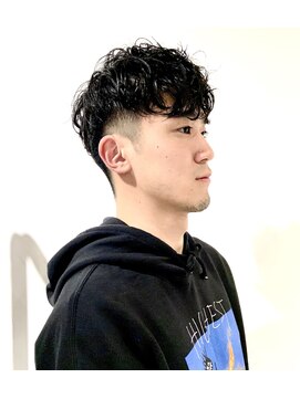 メリケンバーバーショップ コウベ(MERICAN BARBERSHOP KOBE) コンマヘアショートレイヤーかき上げパーマトランクスヘア8