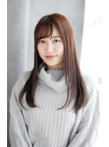 透け感バングのナチュラルショート