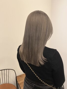 リリアーナ(LILIANA) 池袋　イルミナカラー　ケアブリーチ　ハイトーン　ブランド♪