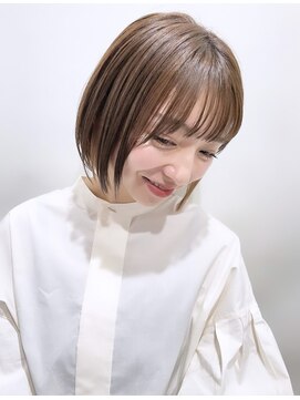 ネオリーブカフ 鶴ヶ峰店(Neolive caff) さりげなハイライト×透明感ベージュ×ショートボブ