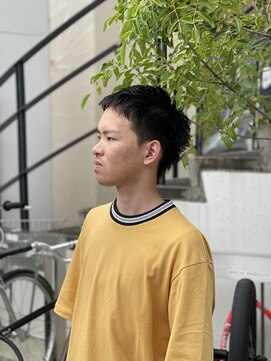 メリケンバーバーショップ フクオカ(MERICAN BARBERSHOP FUK) 波巻き束感ショートツーブロックマッシュアップバングコンマヘア