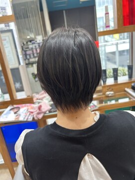 スタジオ アルファプラス 日暮里店(studio α+) ステップボーンカットカットボブショートハイライト白髪ぼかし