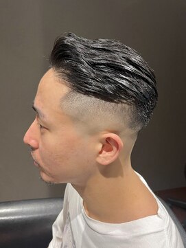 ビジネスツーブロックショート スキンフェード 七三オールバック