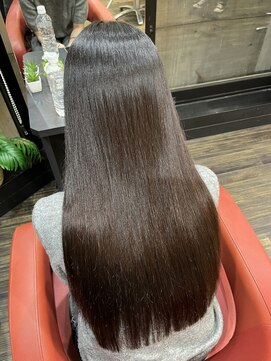 ヨンセンチメートルヒロサカ(4cm HIROSAKA) 髪質改善ストレート