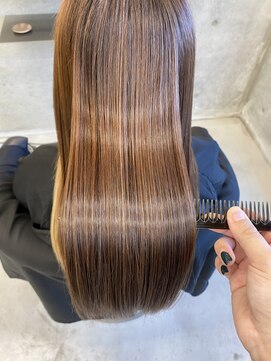 イユ(yeux) yeux【髪質改善トリートメント/韓国/学割U24/艶髪/天神/大名】