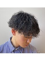 レジナヴィータ 栄(Reginavita)&nbsp;【メンズ人気】強さ70% 波巻きスパイラル×ツーブロックマッシュ