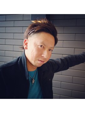 ムーブ&ラボール サイド、ツーブロックのショートスタイル