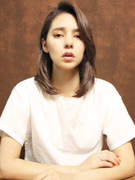 シアンデルカ(CYANDELUCCA) 大人のミディアムストレート