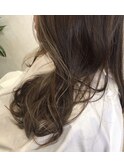 品のあるアクセントカラー