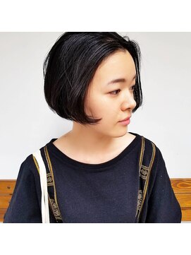 カウチ(Kauti) シンプル黒髪ボブ