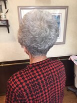 美容室 メル グレイヘアパーマスタイル