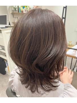 トゥッカ(TUKKA.) ミディアムレイヤー×ラベンダーベージュ