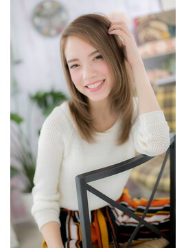 ミック 日暮里店(miq) さらツヤバニラベージュ★小顔ストレートレイヤーa1