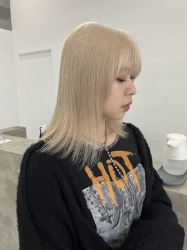 エートル 西金沢(etre) ホワイトブロンド/ハイトーンカラーボブツヤ髪韓国くびれヘア