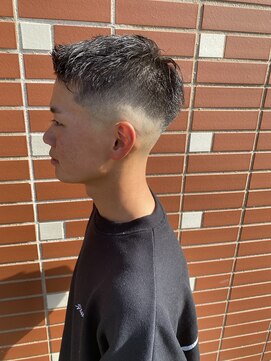 コワファースト 大分(COIFF1RST) 黒髪フェード