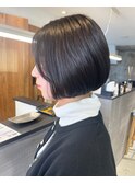 切りっぱなしボブ/ネビージュ/暗めカラー