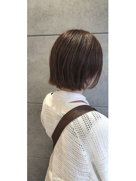パウダーヘアー ルミニティ(powder hair luminity) カリスマブラウンカラー外ハネヘアースタイル