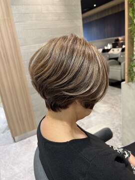 イメージア 町田店(IMAGE A) 白髪ぼかしハイライトショートボブ@30代40代50代60代