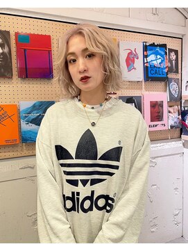 ルーム(Loom.) ハイトーンボブ ブロンドボブ ゆるふわボブ ぱっつん前髪