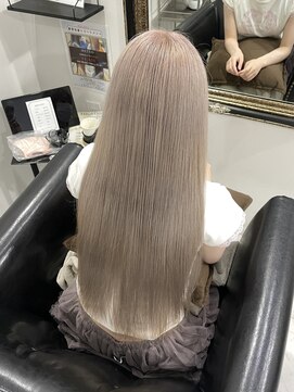 ザ アクネ 岡崎竜美丘店(THE ACNE) ★レディース，ブリーチ，ハイトーン，ホワイトベージュ，ロング