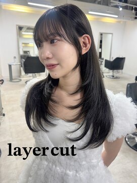 クレム 博多駅店(ChLem) ミディアムレイヤー 艶カラー 暗髪 韓国風 髪質改善 福岡美容室