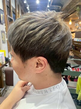 ビーチェ 小岩(Bice) メンズハイトーンカラー シルバー系Wカラー 爽やかショート