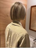 デザインカラーボブハイトーンブロンドローライト