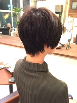 ベゼル(bezel.) レイヤーショートボブ