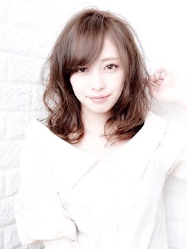 ミッシェル アフロート(michelle afloat) ひし形フォルムをつくるラウンドCカット☆