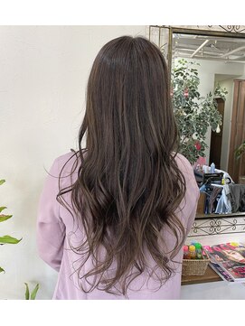 リズ オブ ヘアー(Lis of hair) ロング☆グレージュ