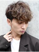 前下がりマッシュ スパイラルパーマ ツーブロック  ハイライト