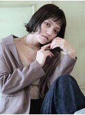 暗髪ボブ×オン眉