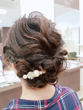 美容室アール ルーズさを出しつつシンプルに♪